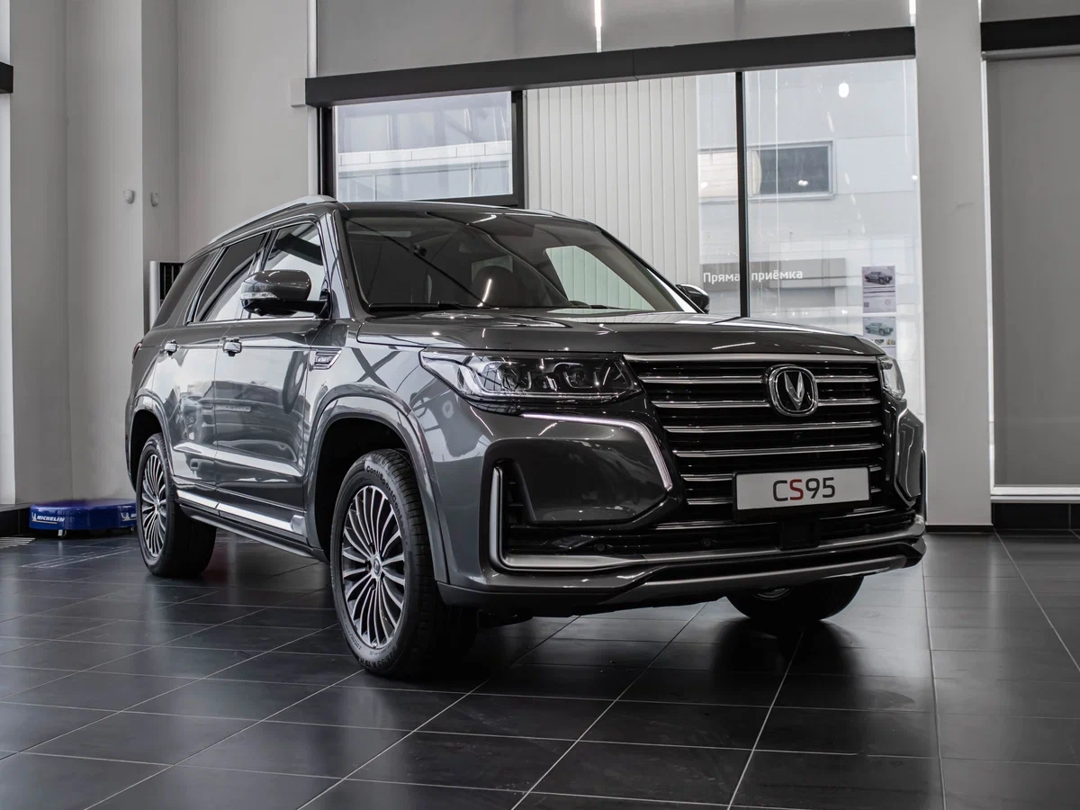 Changan CS95 по цене от 4 350 000 рублей