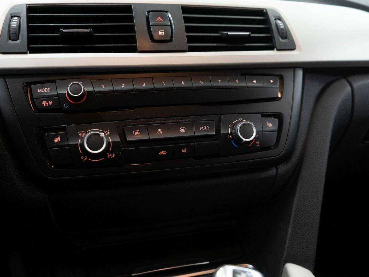 Б/У БМВ 3 серии 2014 года. Фото: #10