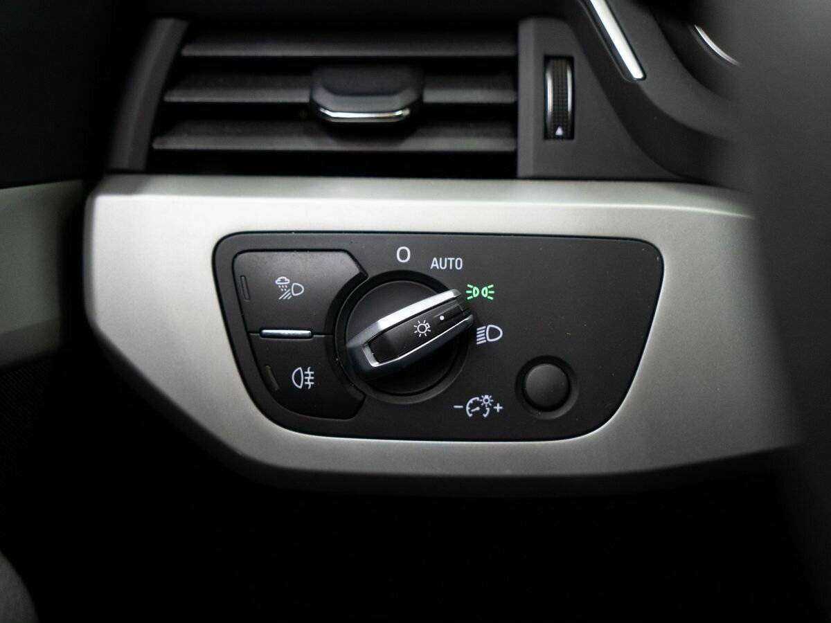 Б/У Ауди А4 2019 года. Фото: #15