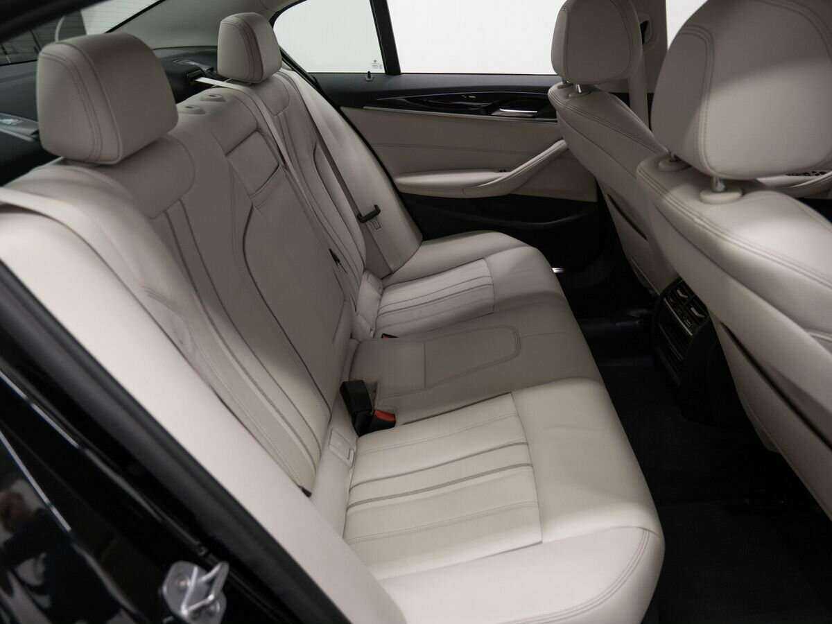 Б/У БМВ 5 серии 2018 года. Фото: #8