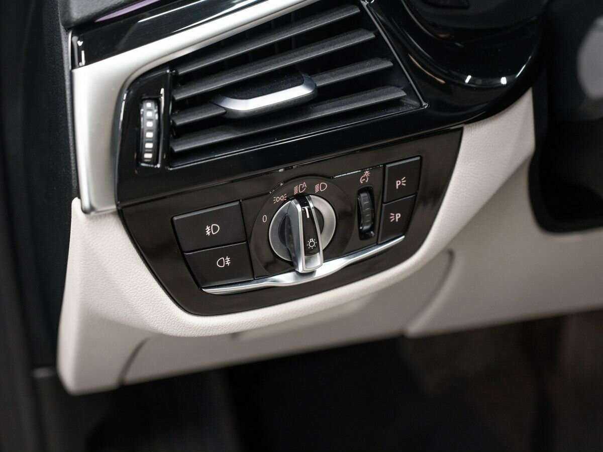 Б/У БМВ 5 серии 2018 года. Фото: #15