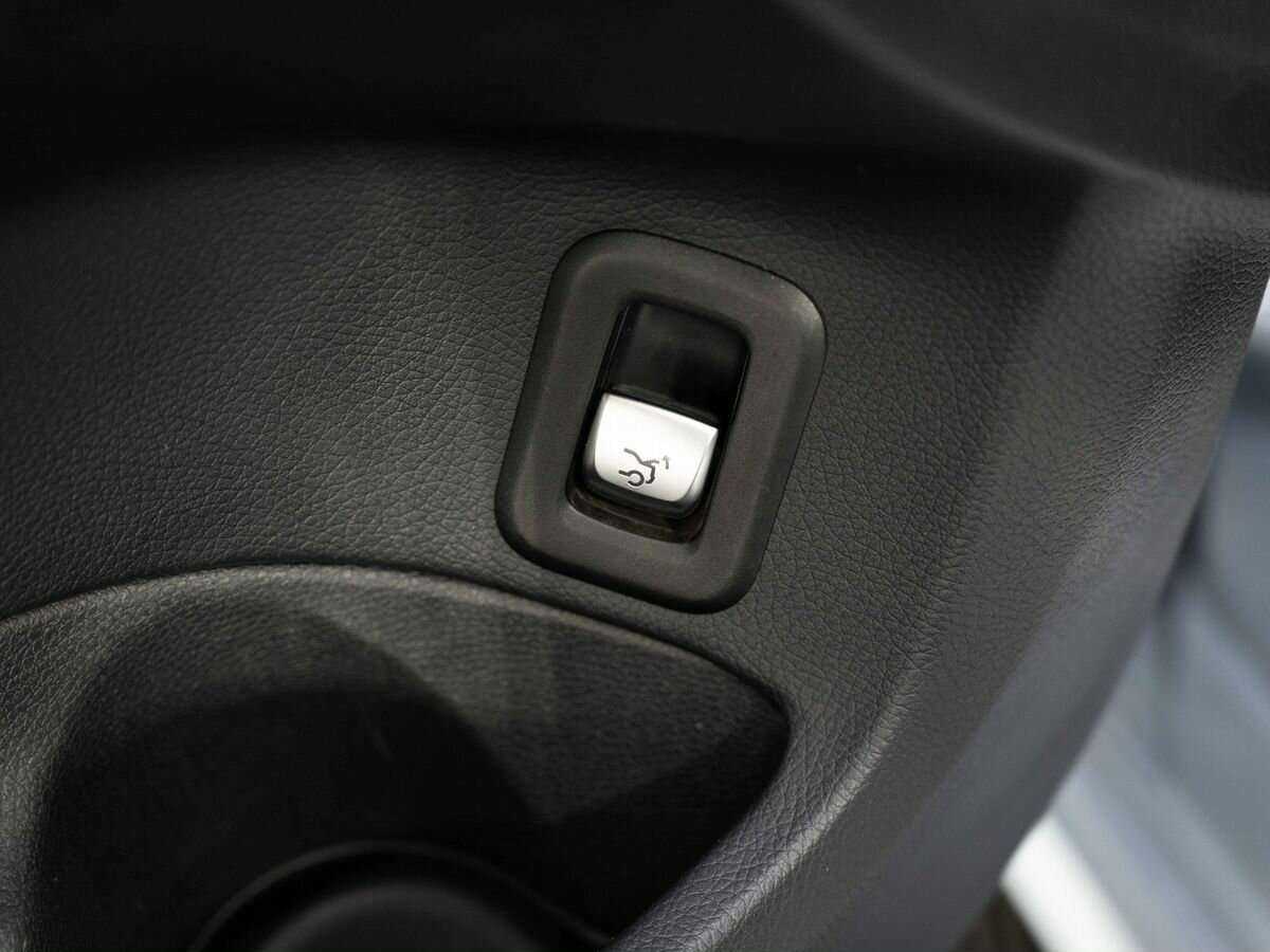 Б/У Мерседес-Бенц Ц-Класс 2016 года. Фото: #23