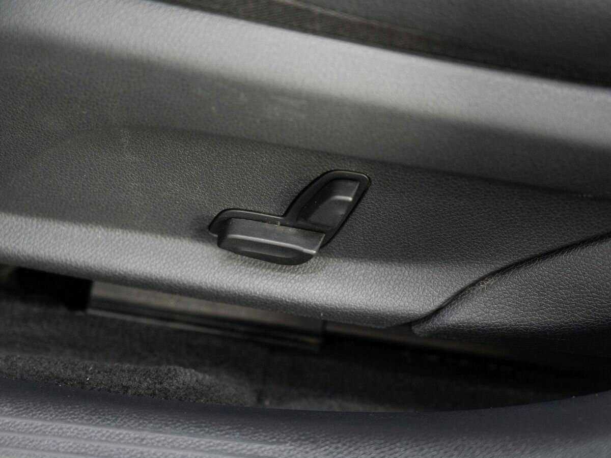 Б/У Мерседес-Бенц Ц-Класс 2016 года. Фото: #24