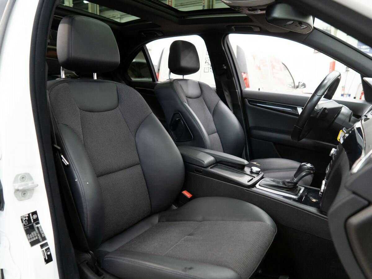 Б/У Мерседес-Бенц Ц-Класс 2012 года. Фото: #8