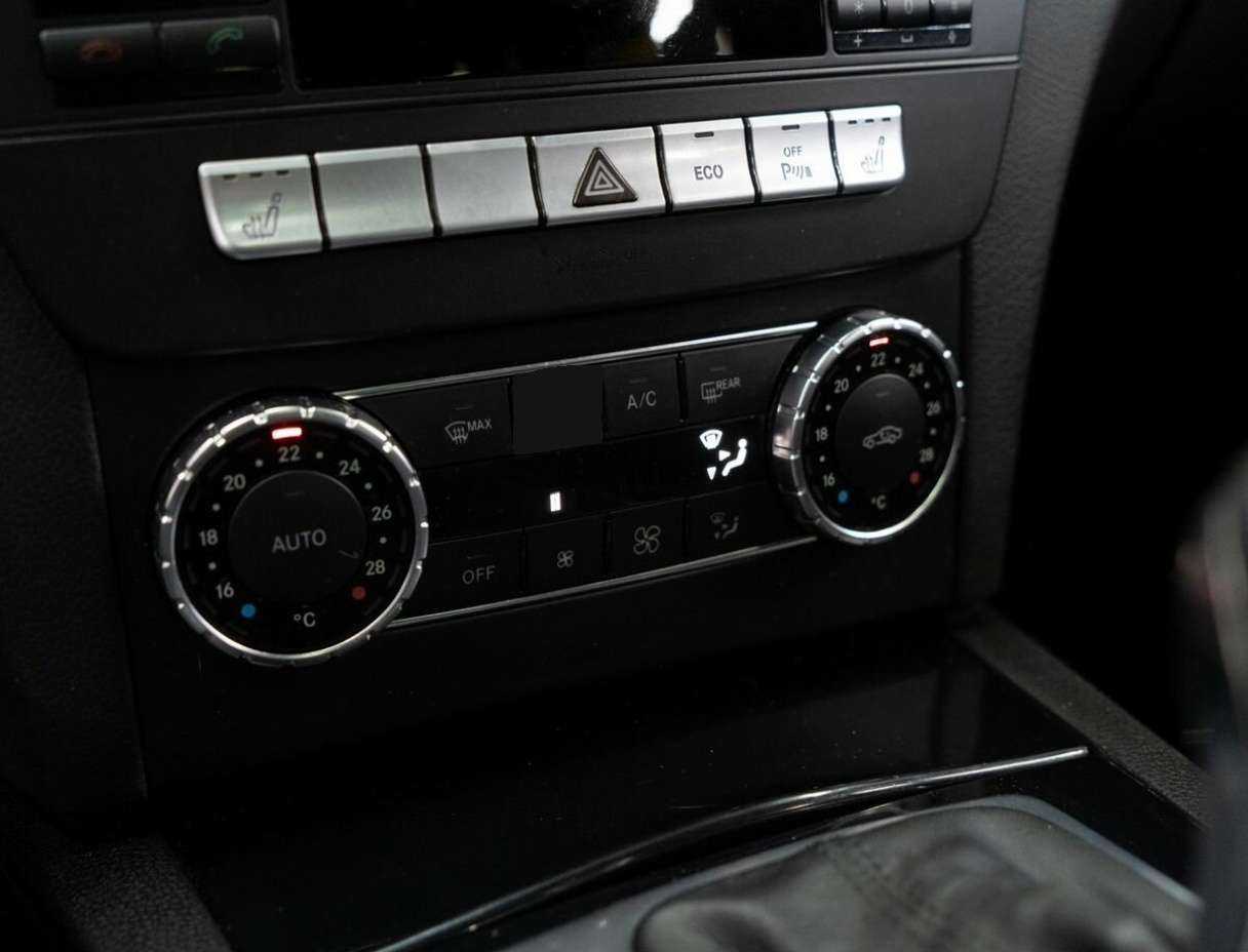 Б/У Мерседес-Бенц Ц-Класс 2012 года. Фото: #10