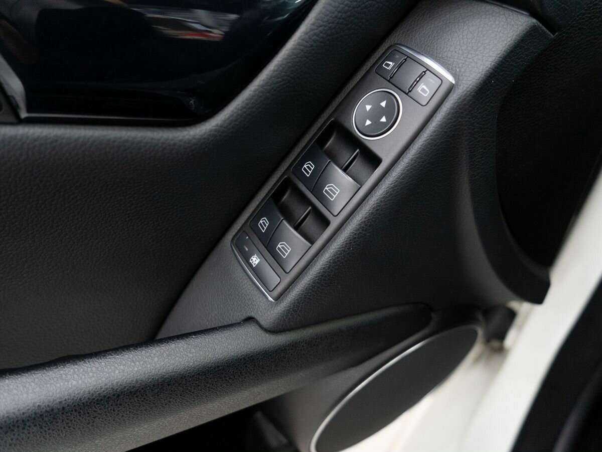 Б/У Мерседес-Бенц Ц-Класс 2012 года. Фото: #13