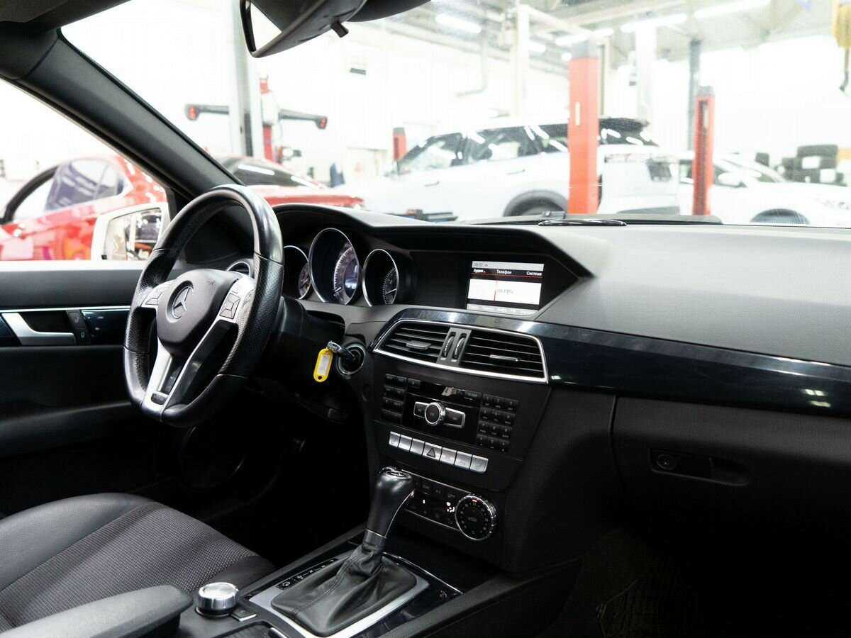 Б/У Мерседес-Бенц Ц-Класс 2012 года. Фото: #17