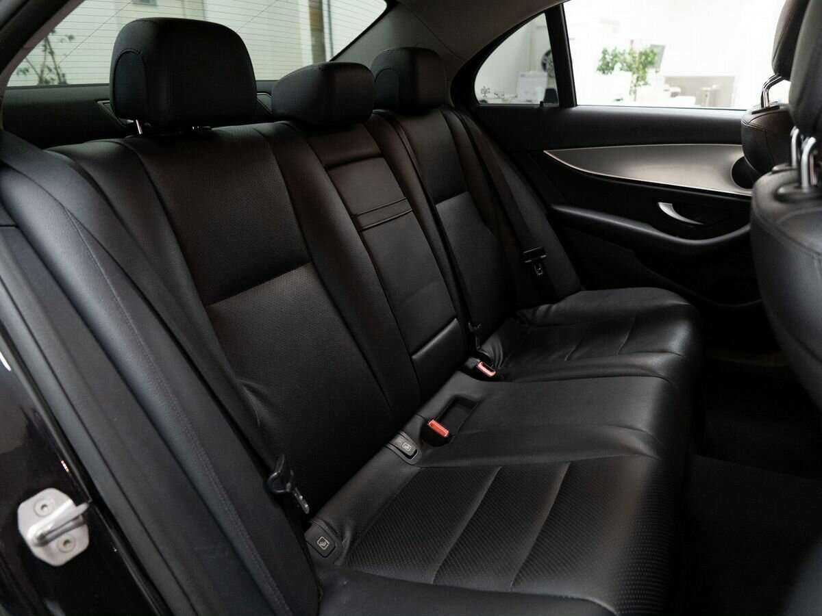 Б/У Мерседес-Бенц Е-Класс 2017 года. Фото: #8