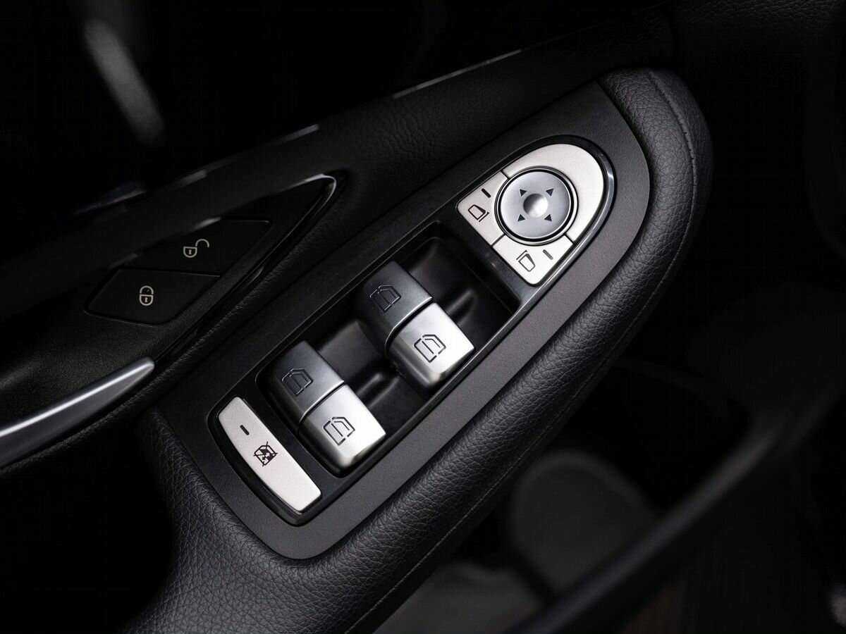 Б/У Мерседес-Бенц Ц-Класс 2015 года. Фото: #11