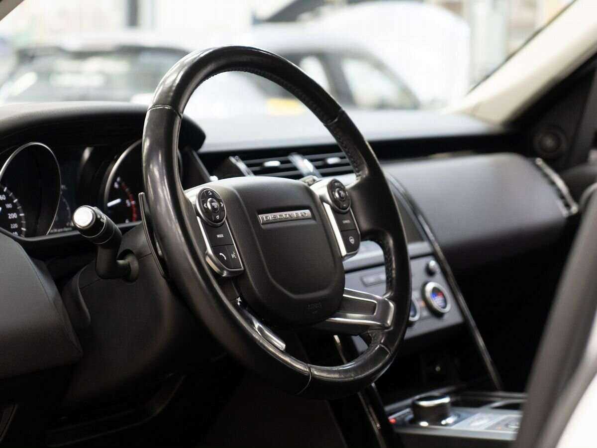 Б/У Лэнд Ровер Дискавери 2018 года. Фото: #4