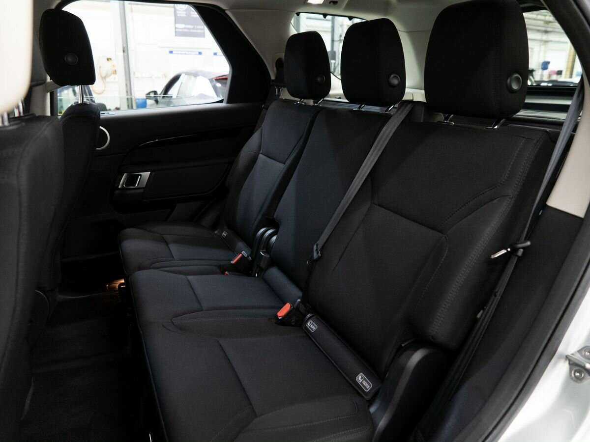 Б/У Лэнд Ровер Дискавери 2018 года. Фото: #6