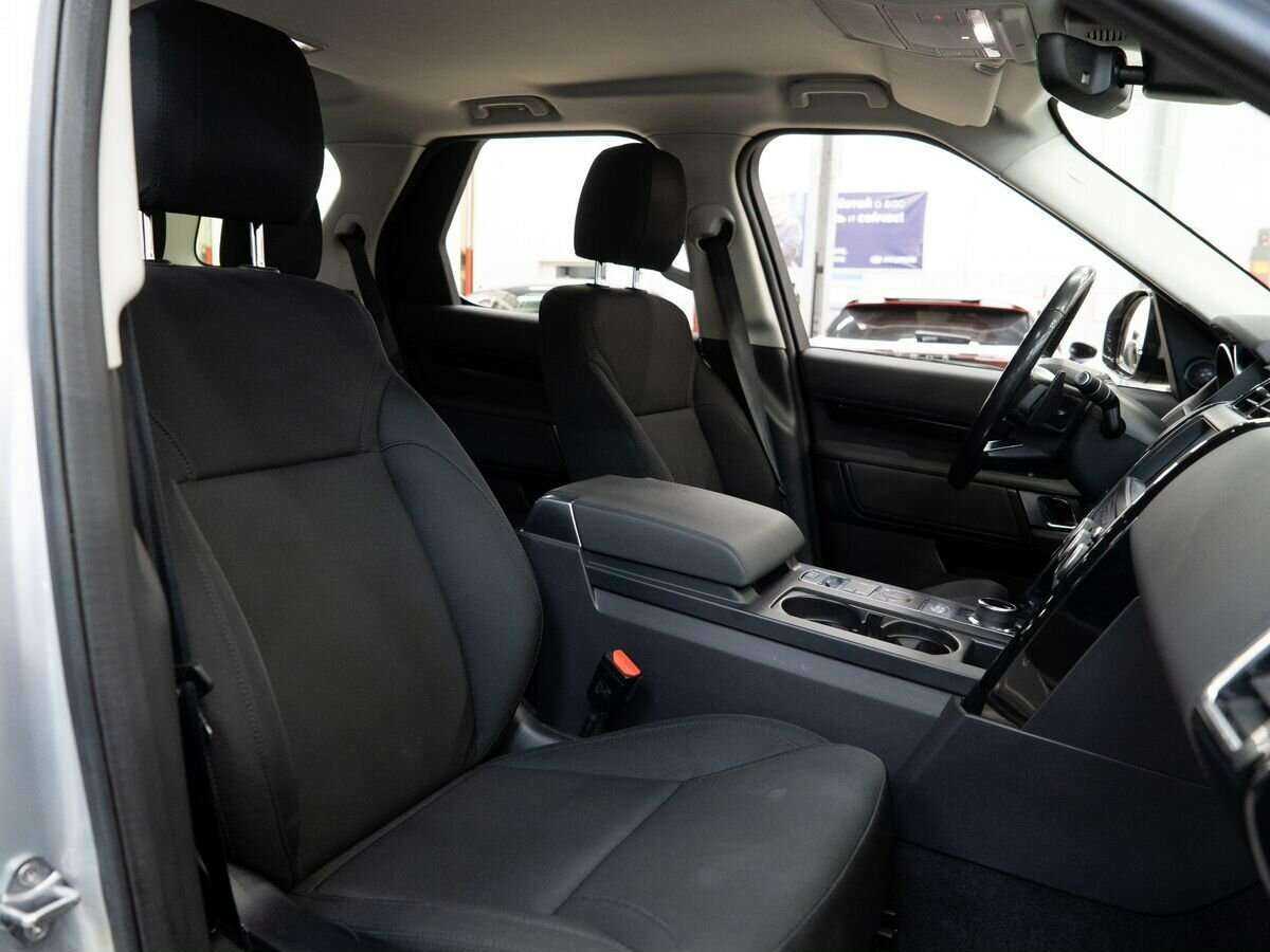 Б/У Лэнд Ровер Дискавери 2018 года. Фото: #9