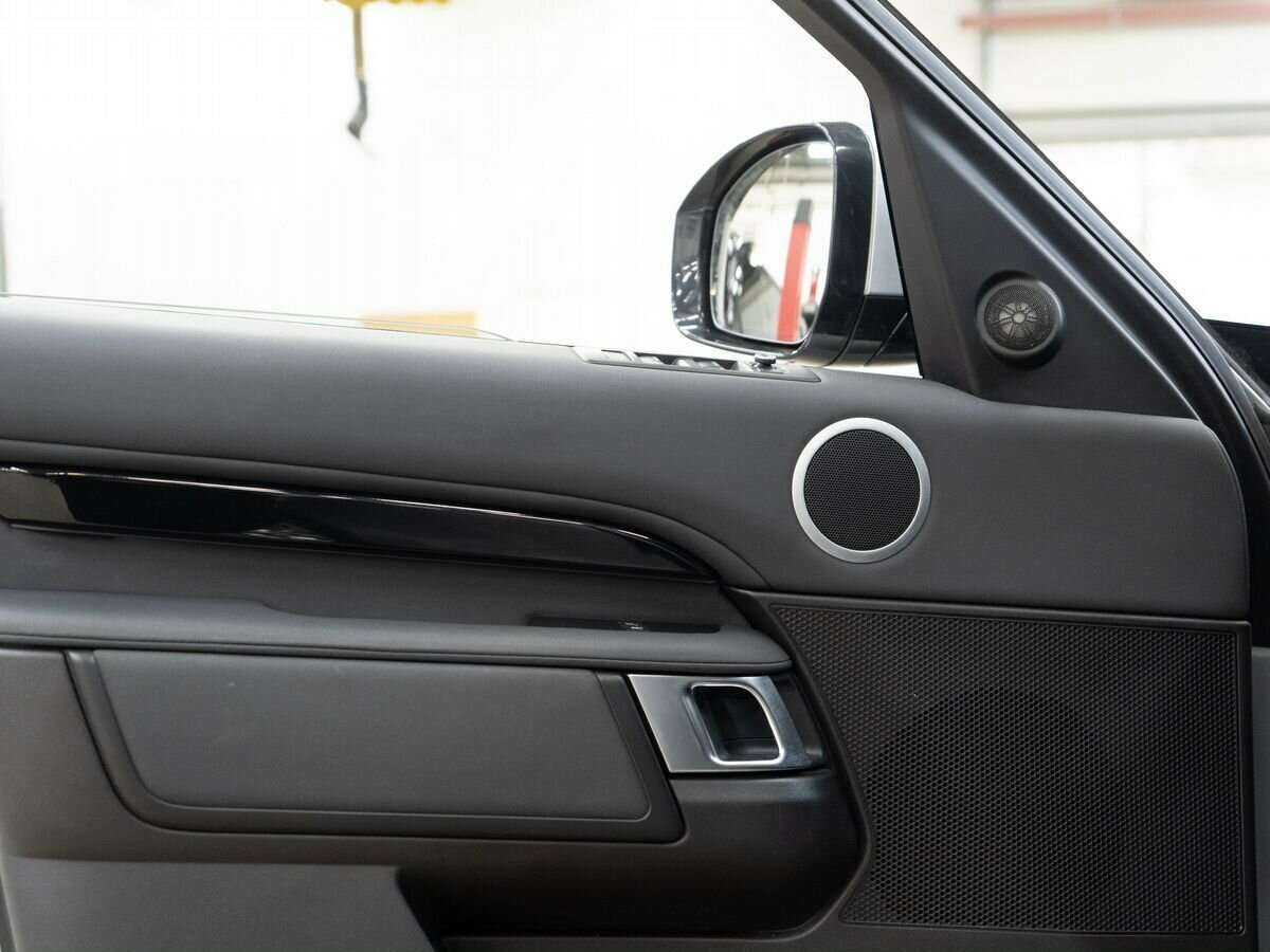 Б/У Лэнд Ровер Дискавери 2018 года. Фото: #16