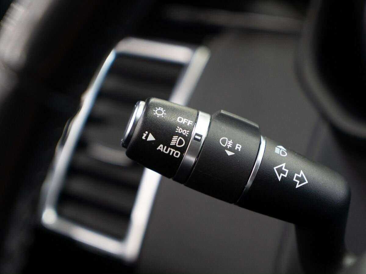 Б/У Лэнд Ровер Дискавери 2018 года. Фото: #18