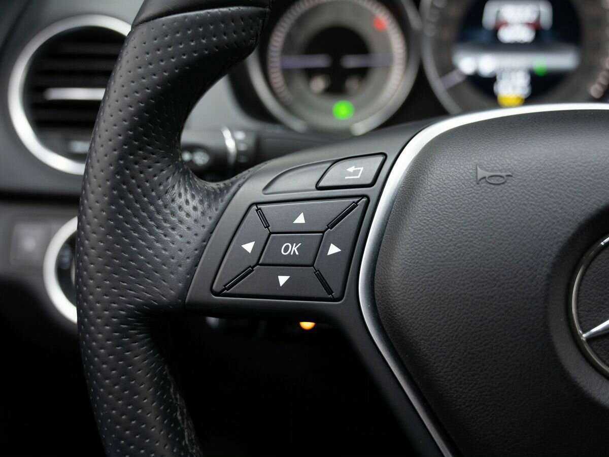 Б/У Мерседес-Бенц Ц-Класс 2013 года. Фото: #18