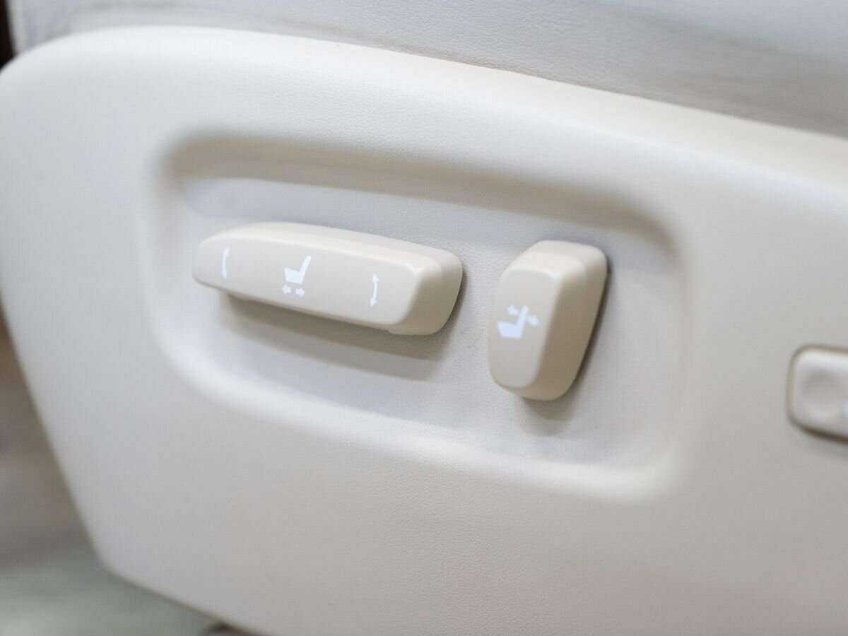 Б/У Лексус Р-Икс 2012 года. Фото: #16