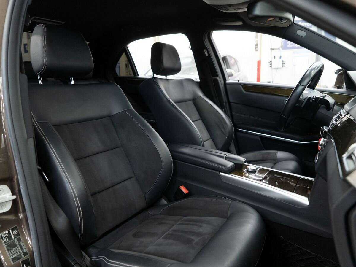 Б/У Мерседес-Бенц Е-Класс 2013 года. Фото: #8