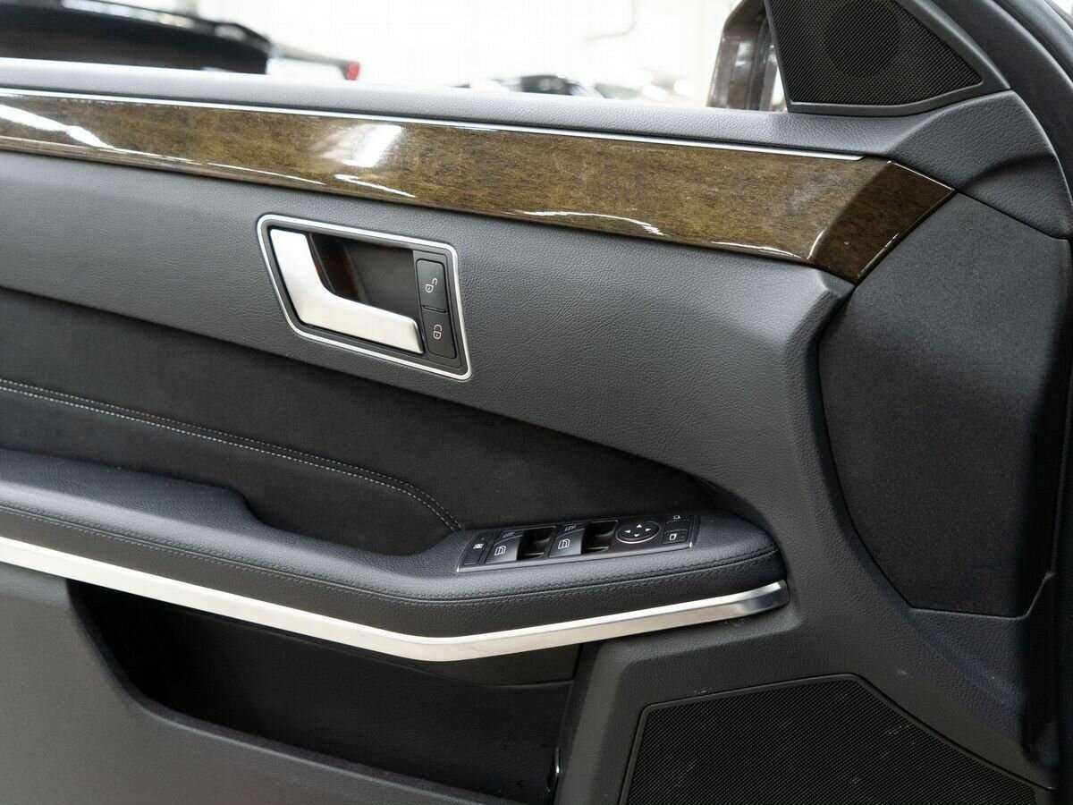 Б/У Мерседес-Бенц Е-Класс 2013 года. Фото: #14