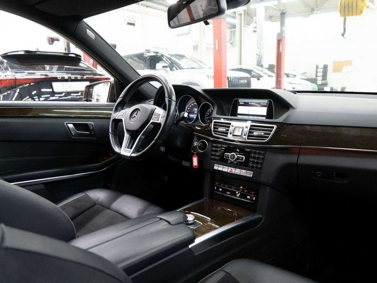 Б/У Мерседес-Бенц Е-Класс 2013 года. Фото: #16