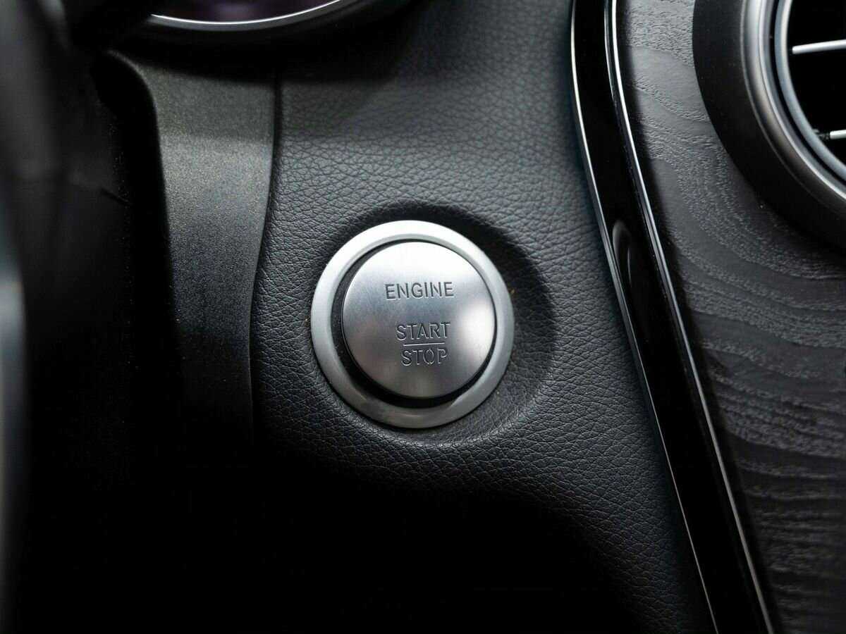 Б/У Мерседес-Бенц Ц-Класс 2015 года. Фото: #15