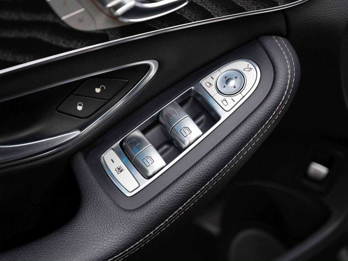 Б/У Мерседес-Бенц Ц-Класс 2015 года. Фото: #16