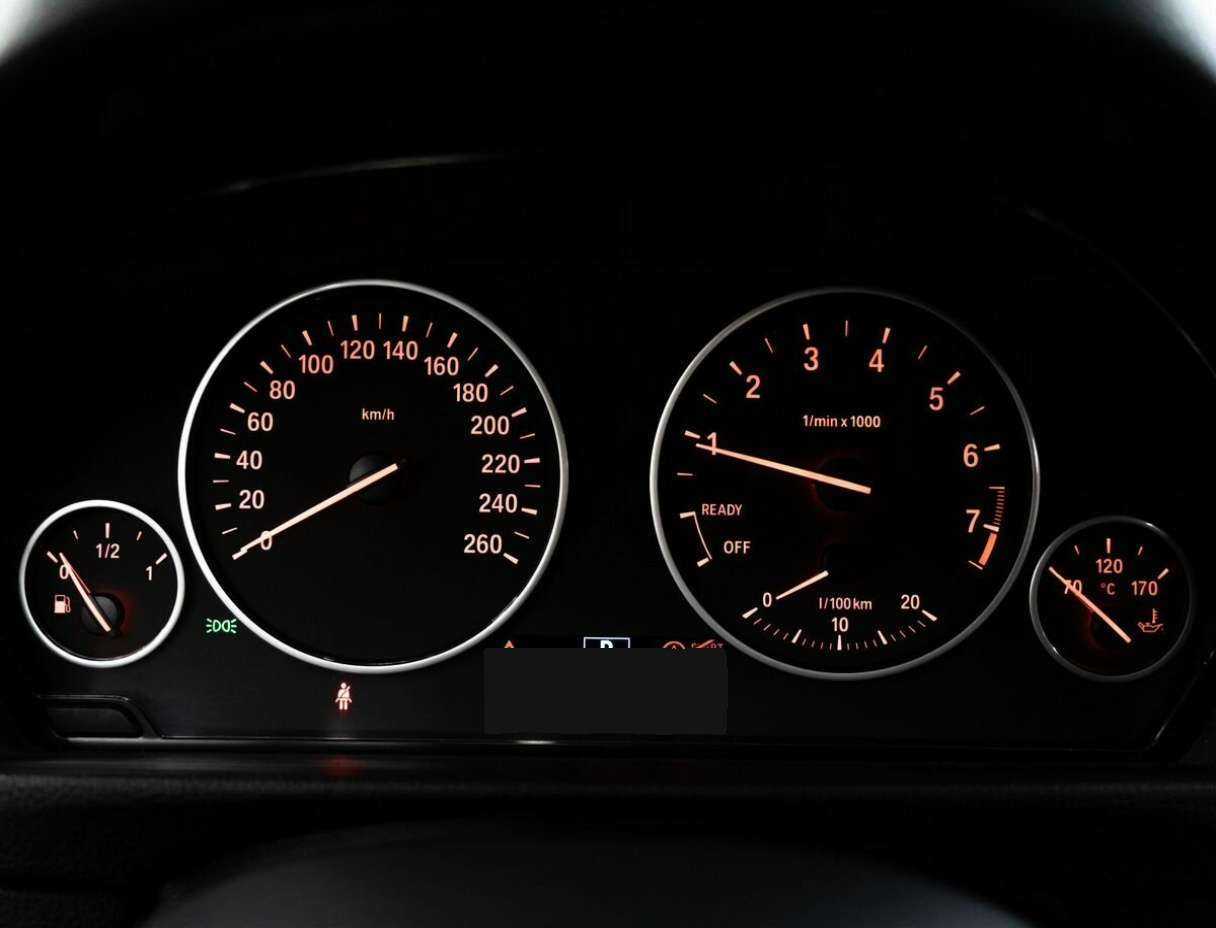 Б/У БМВ 3 серии 2015 года. Фото: #11