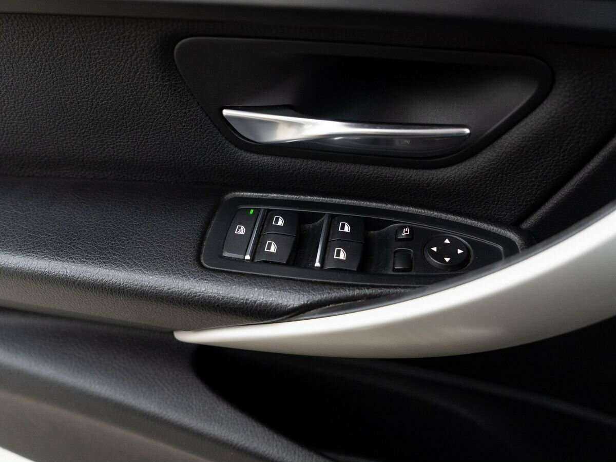 Б/У БМВ 3 серии 2015 года. Фото: #13