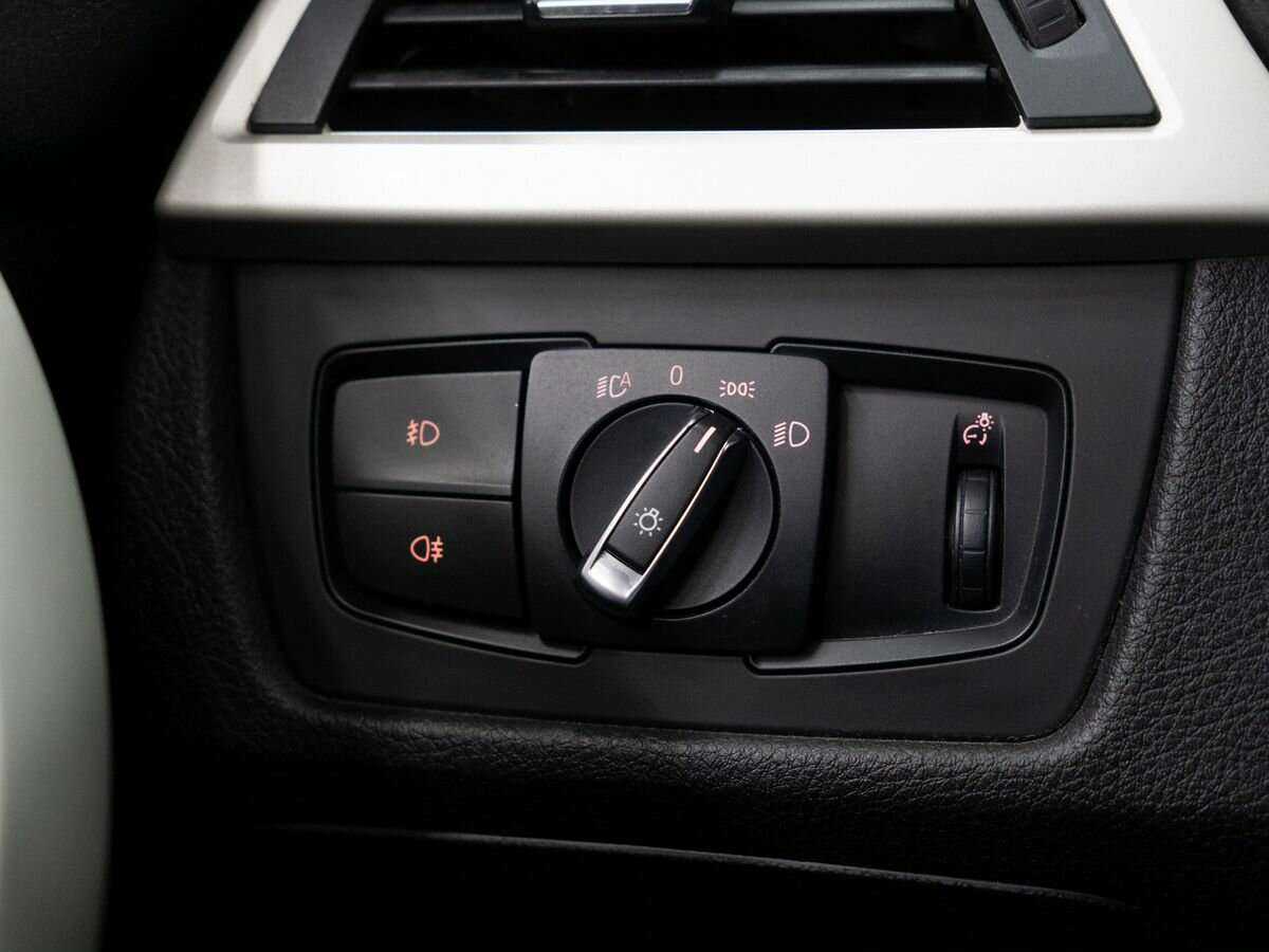 Б/У БМВ 3 серии 2015 года. Фото: #15