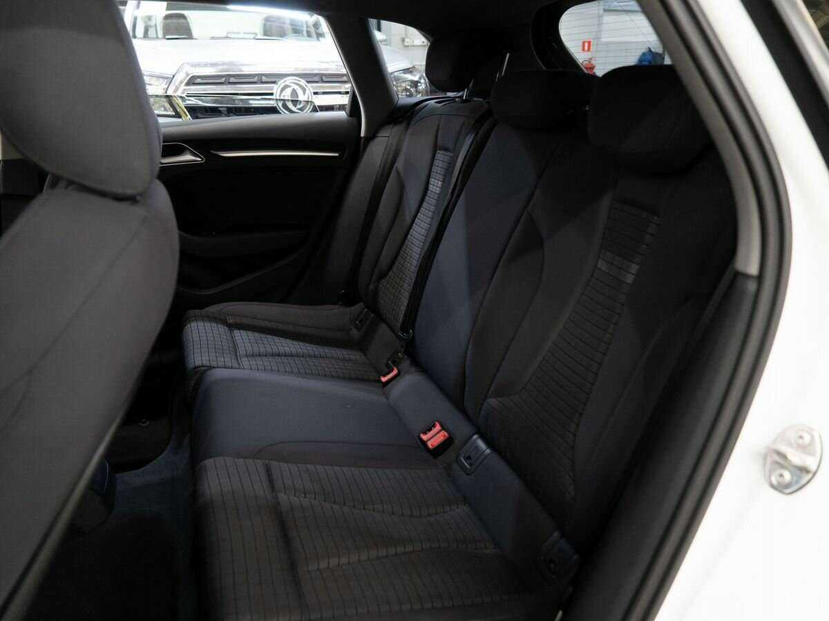 Б/У Ауди А3 2017 года. Фото: #7