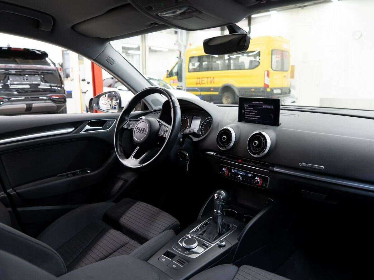 Б/У Ауди А3 2017 года. Фото: #17