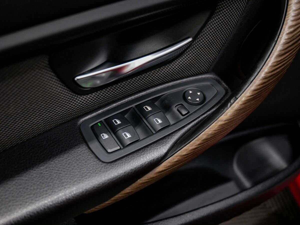 Б/У БМВ 3 серии 2012 года. Фото: #11