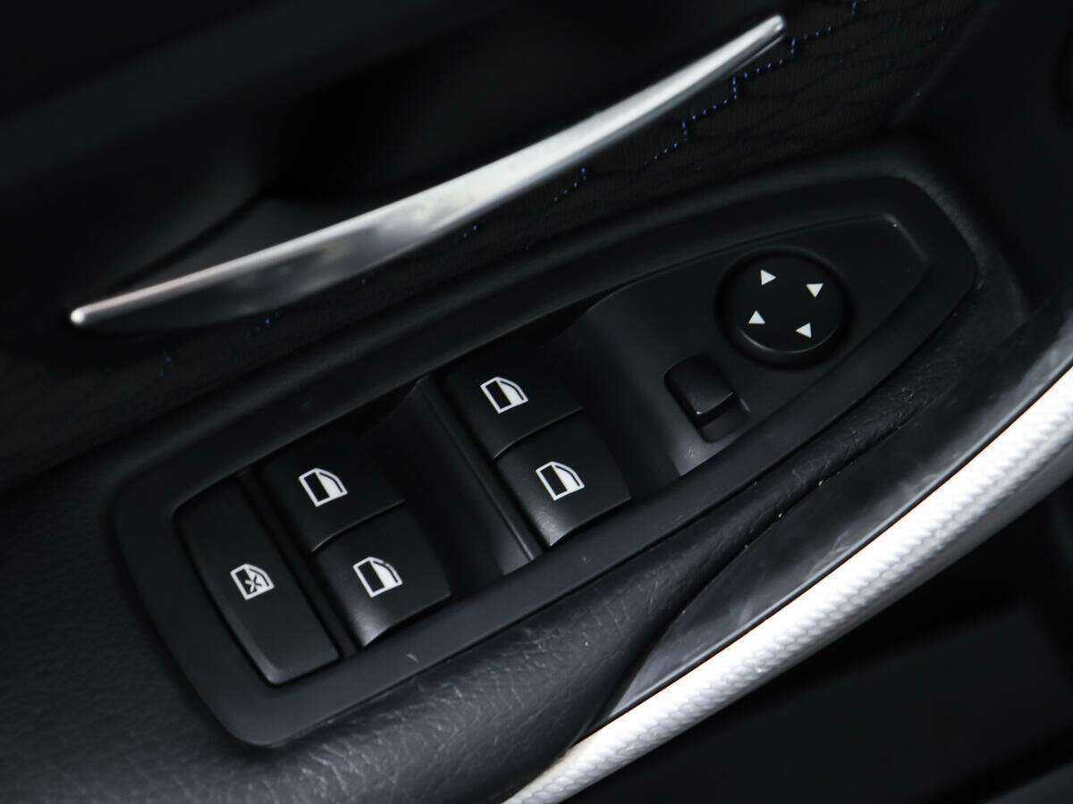 Б/У БМВ 3 серии 2013 года. Фото: #13