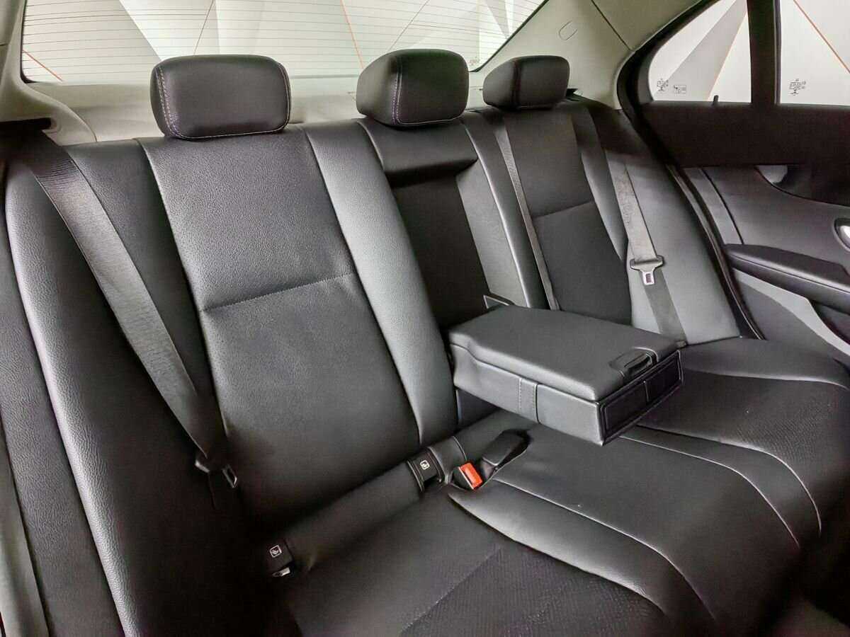 Б/У Мерседес-Бенц Ц-Класс 2017 года. Фото: #12