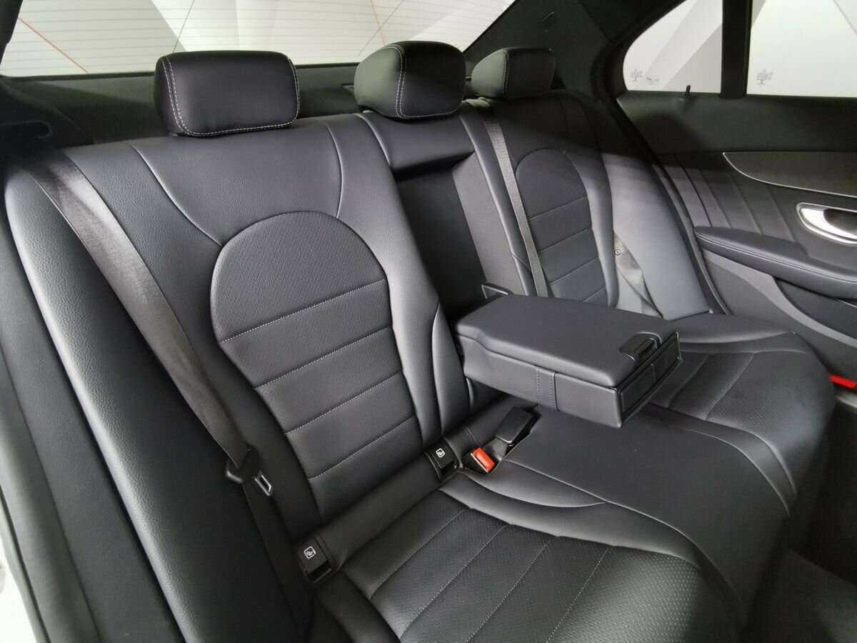 Б/У Мерседес-Бенц Ц-Класс 2019 года. Фото: #12