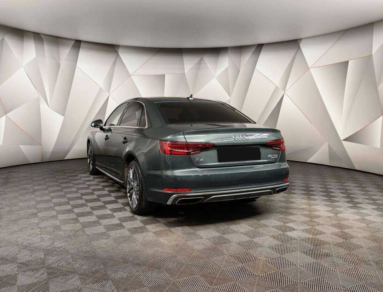 Б/У Ауди А4 2018 года. Фото: #3