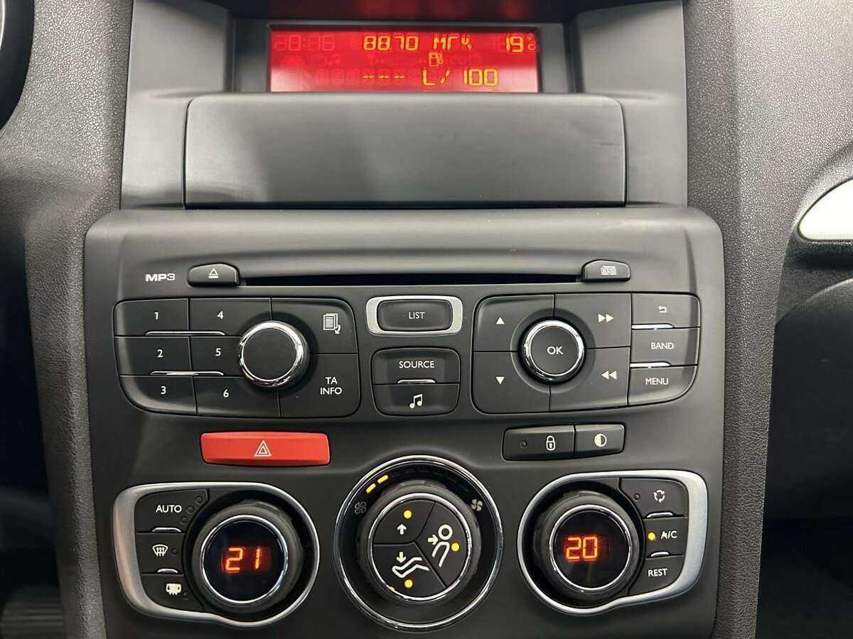 Б/У Ситроен Ц4 2013 года. Фото: #10