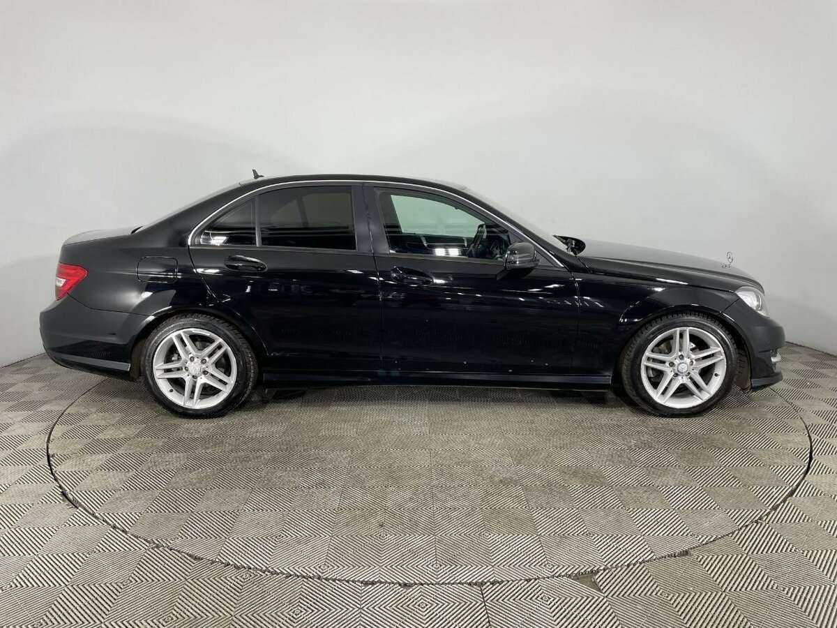 Б/У Мерседес-Бенц Ц-Класс 2012 года. Фото: #3