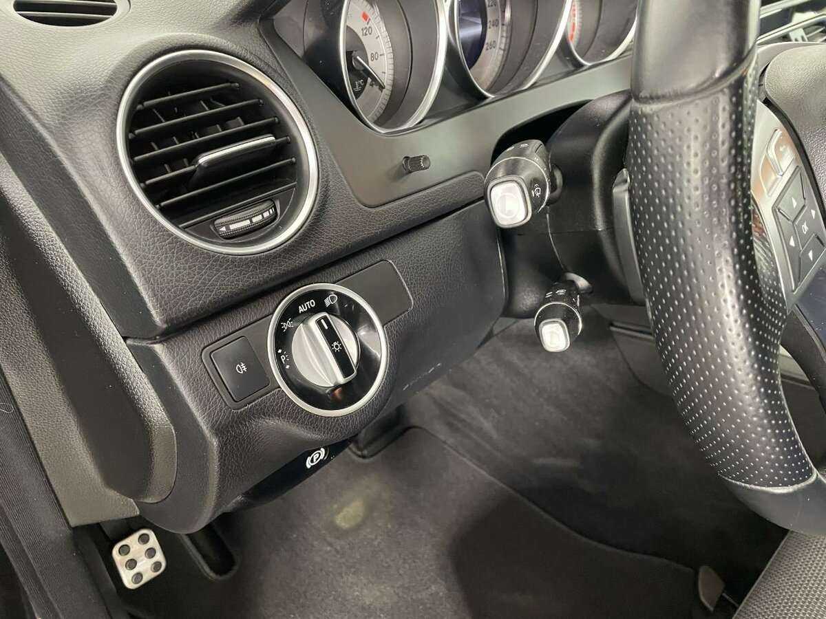 Б/У Мерседес-Бенц Ц-Класс 2012 года. Фото: #8