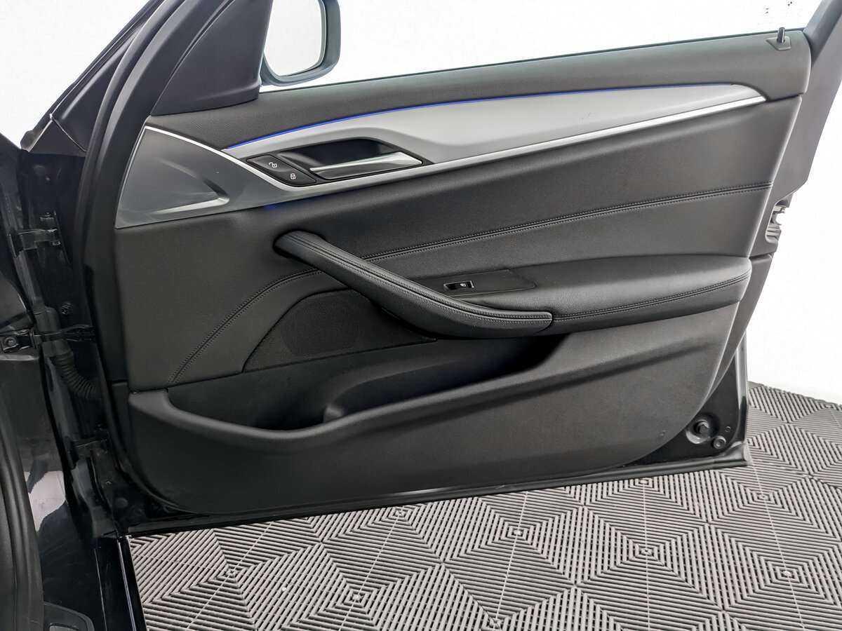 Б/У БМВ 5 серии 2018 года. Фото: #20