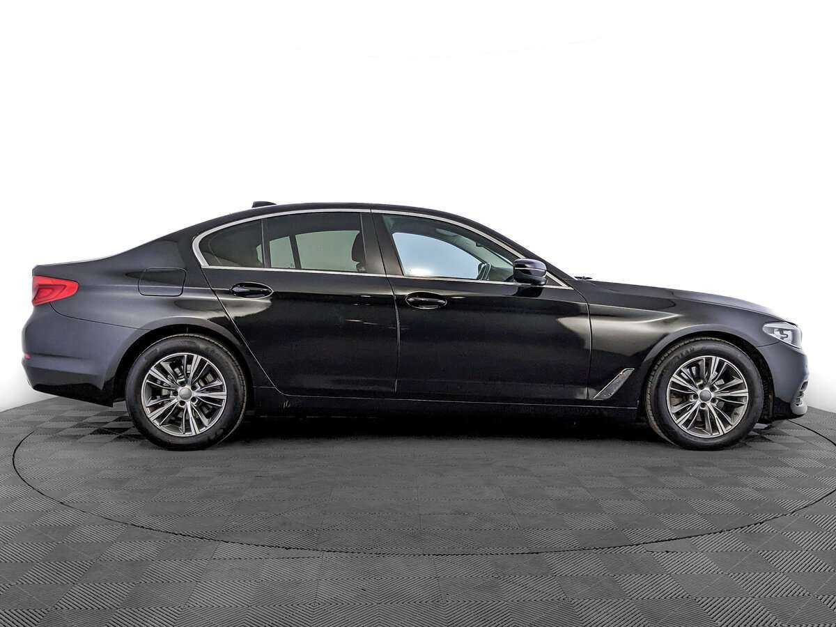 Б/У БМВ 5 серии 2018 года. Фото: #3