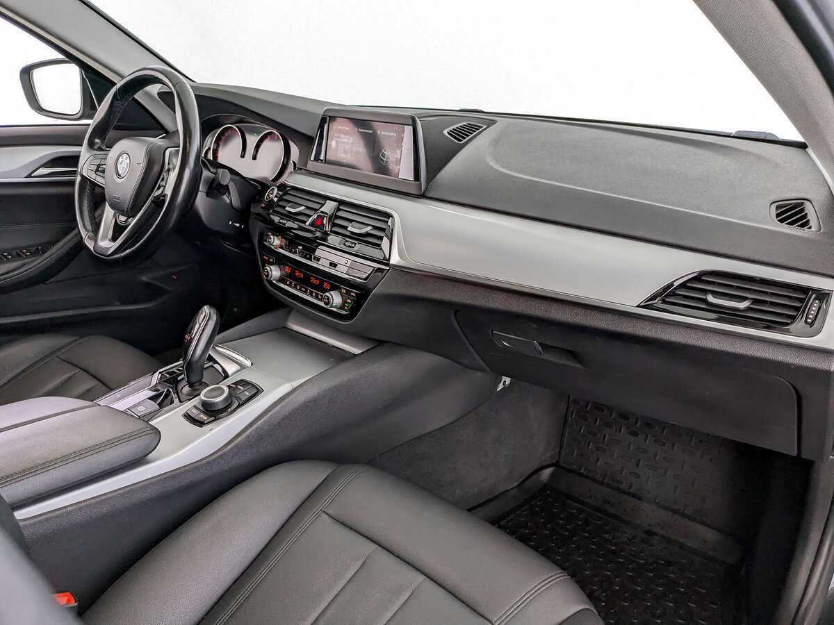 Б/У БМВ 5 серии 2018 года. Фото: #8