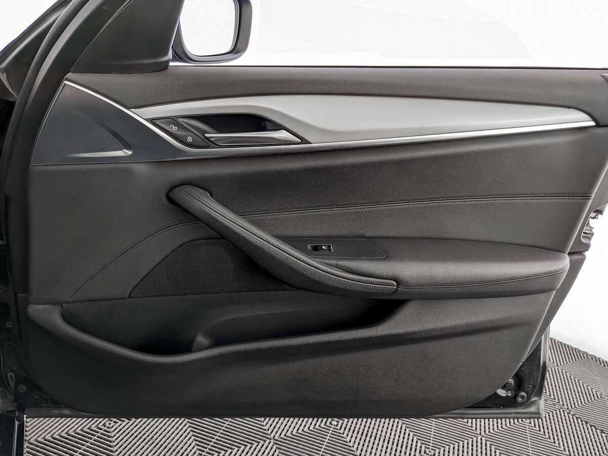 Б/У БМВ 5 серии 2018 года. Фото: #21