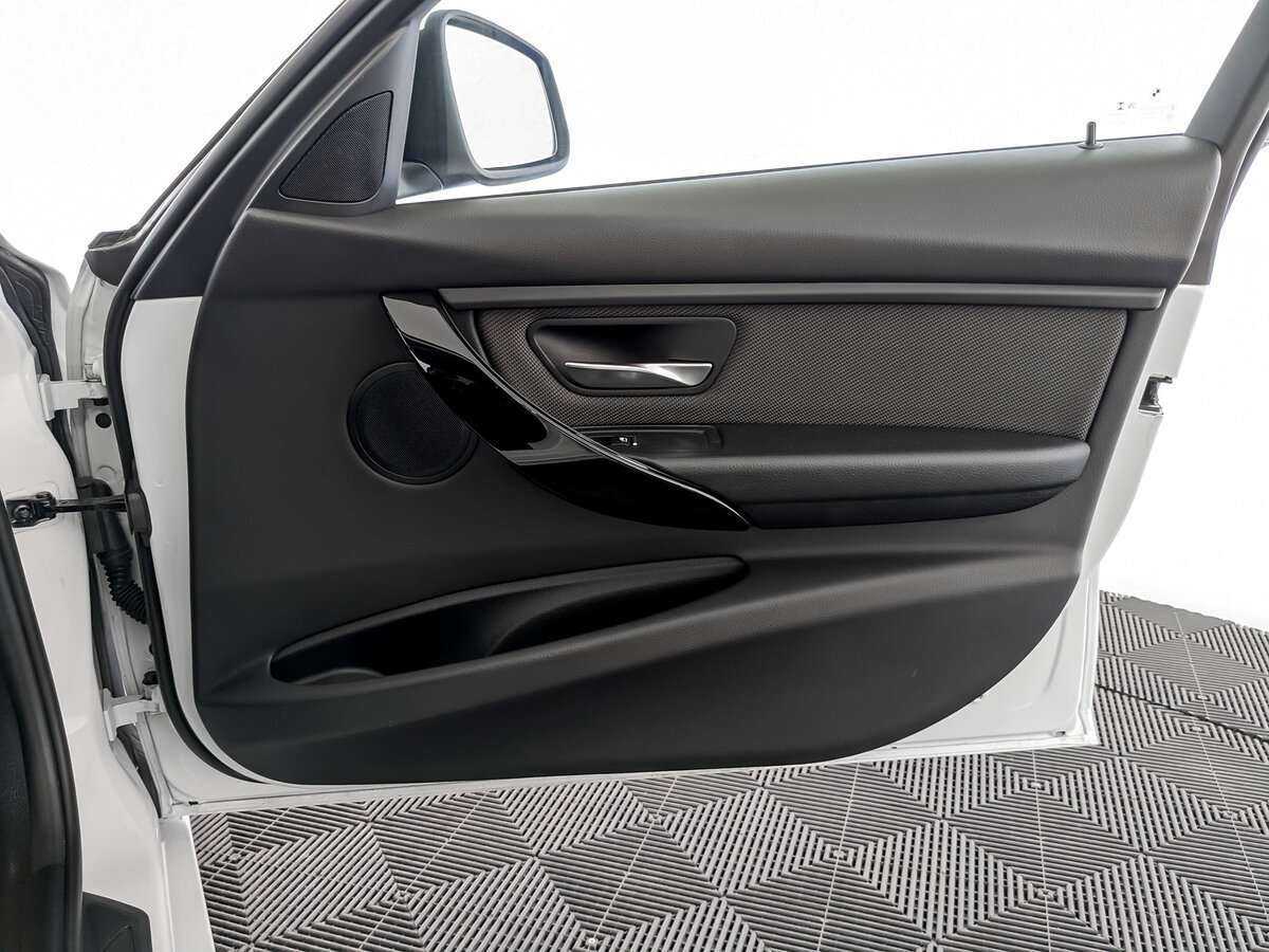 Б/У БМВ 3 серии 2017 года. Фото: #18