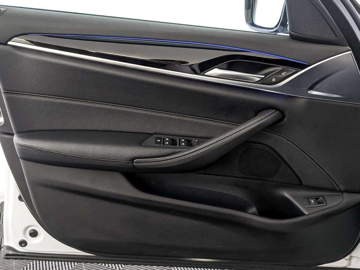 Б/У БМВ 5 серии 2017 года. Фото: #14