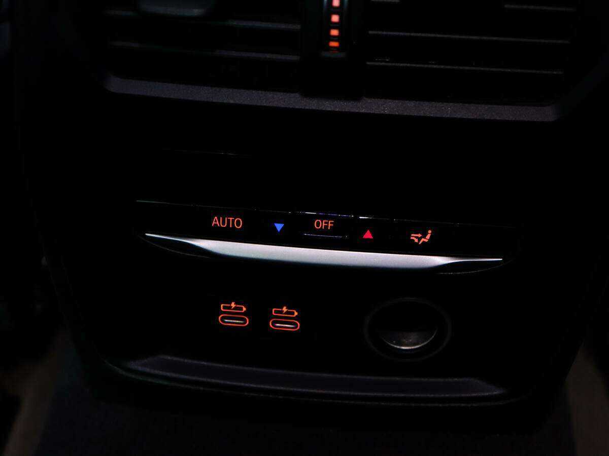 Б/У БМВ 3 серии 2019 года. Фото: #13