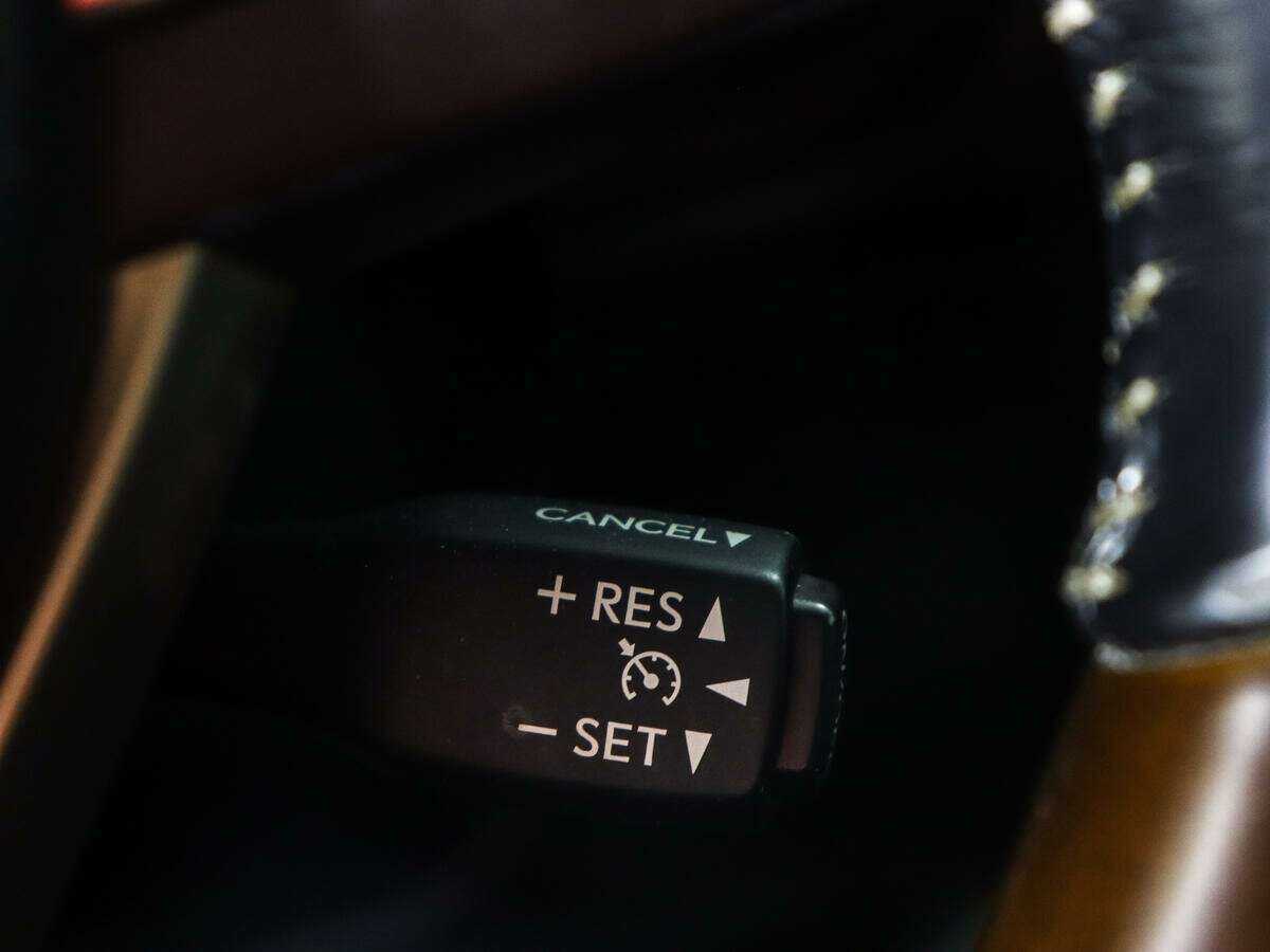 Б/У Лексус ЕС 2016 года. Фото: #19