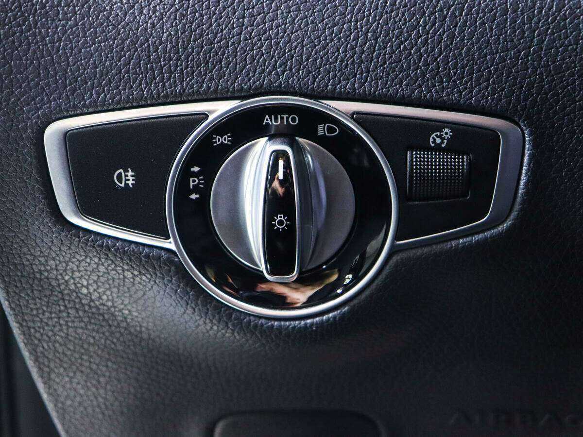 Б/У Мерседес-Бенц Е-Класс 2016 года. Фото: #19