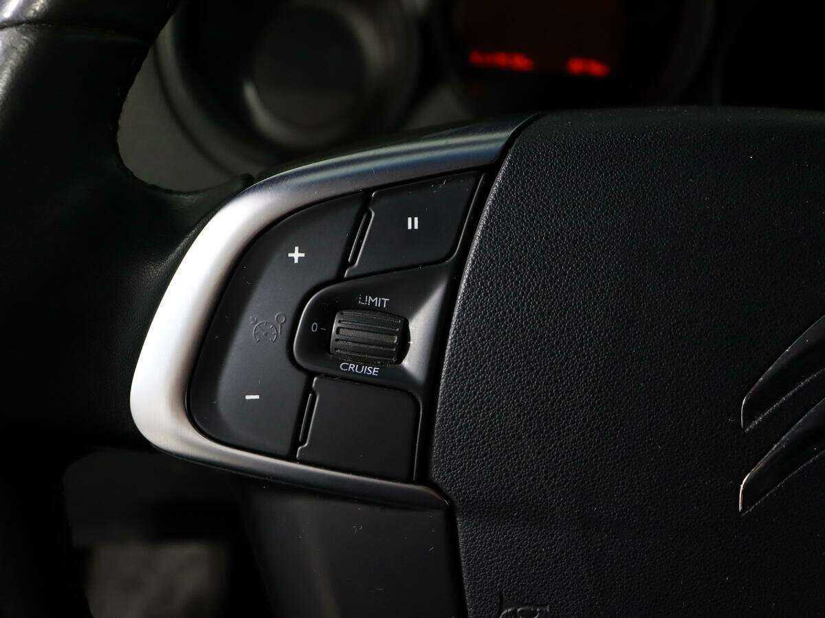 Б/У Ситроен Ц4 2013 года. Фото: #17