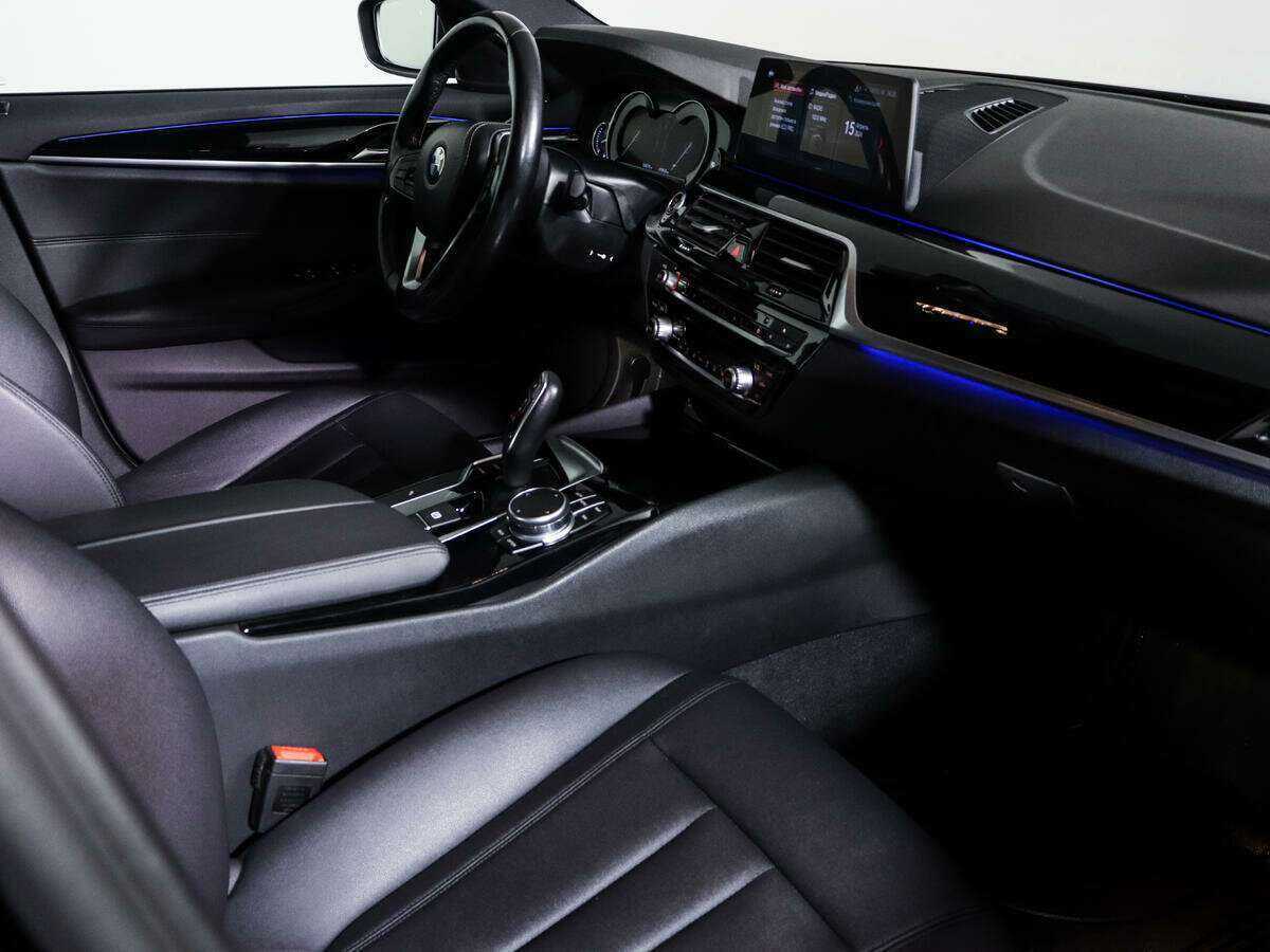 Б/У БМВ 5 серии 2017 года. Фото: #8