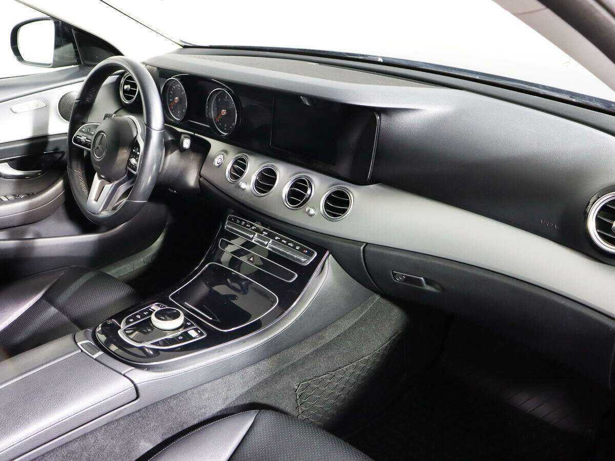 Б/У Мерседес-Бенц Е-Класс 2019 года. Фото: #6